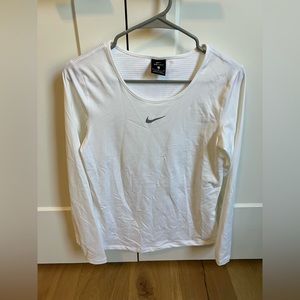 Nike white long sleeve women’s thermal shirt size medium